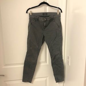 Express gray mid rise moto ankle leggings size 6